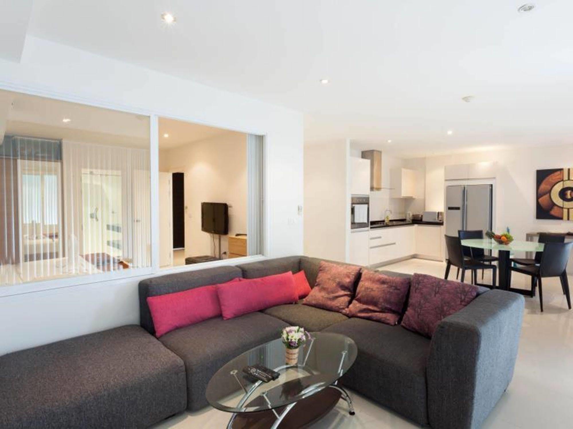 Sunset Plaza Apartamentos con servicio Karon Exterior foto